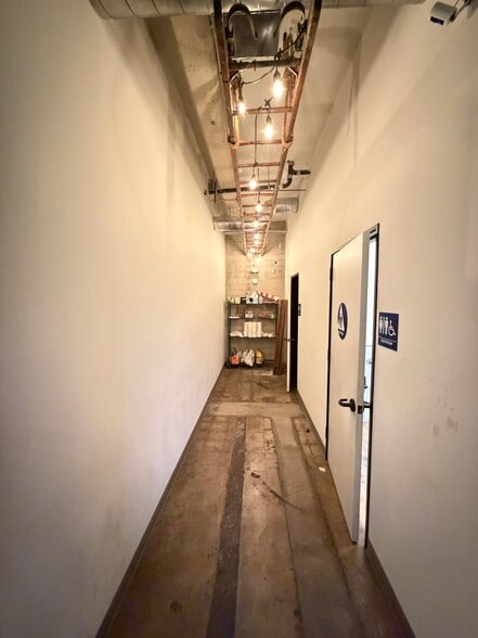 More Photos Of 700 E Broadway, Long Beach Restaurant For Sale