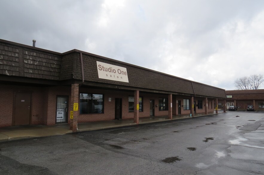 More Photos Of 9228 Indianapolis Blvd, Highland Storefront For Lease