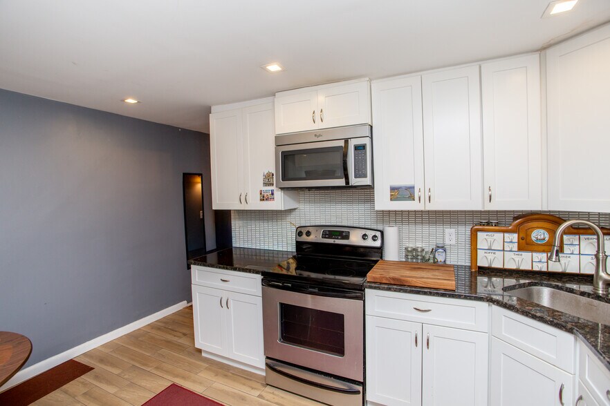 More Photos Of 45 Bridge St, Lambertville Storefront Retail Office For Sale
