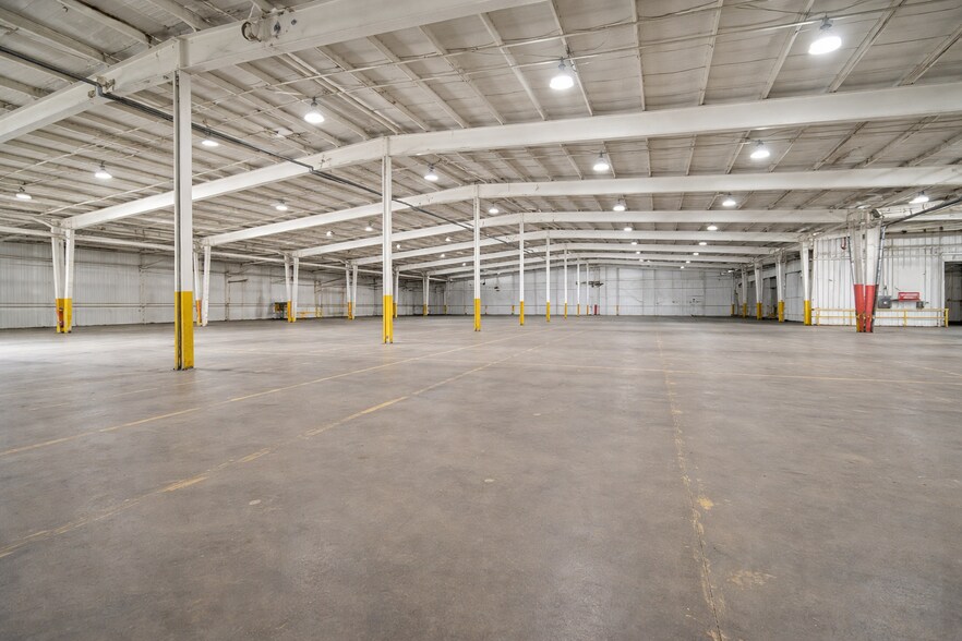 More Photos Of 1631 Dove St, Port Huron Warehouse For Lease