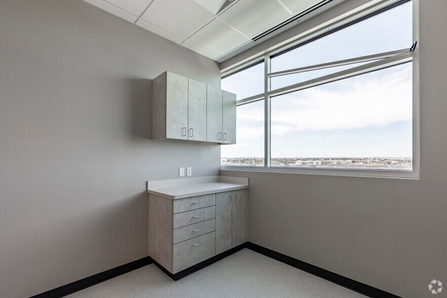 More Photos Of 1180 Seton Pky, Kyle Medical For Lease