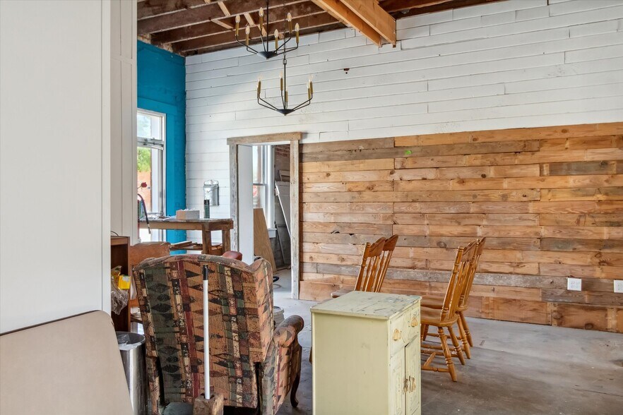 More Photos Of 225 E Superior St, Alma Office For Sale