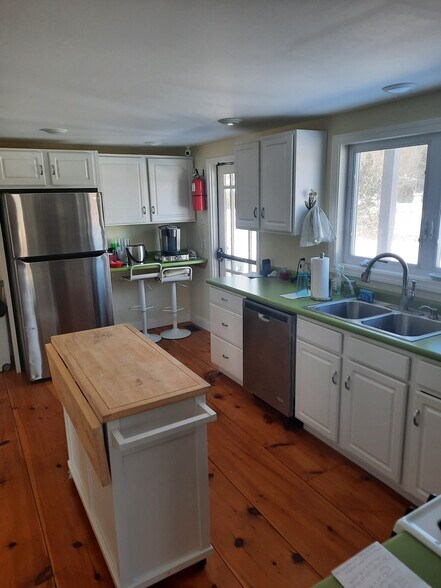 More Photos Of 254 King St, Boscawen Storefront Retail Office For Sale