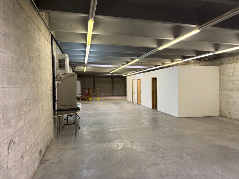 More Photos Of 5801 Plunkett St, Hollywood Warehouse For Lease
