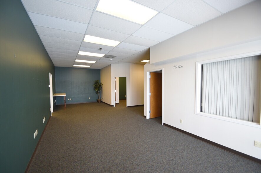 More Photos Of 3105 Broadway, Fargo General Retail For Lease