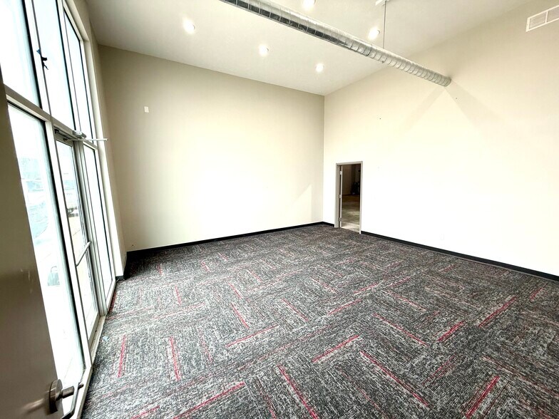 More Photos Of 13633 S 217th St, Gretna Light Distribution For Lease