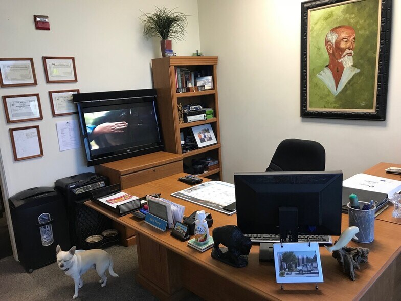 More Photos Of 2000 Cabot Pl, Oxnard Warehouse For Sale