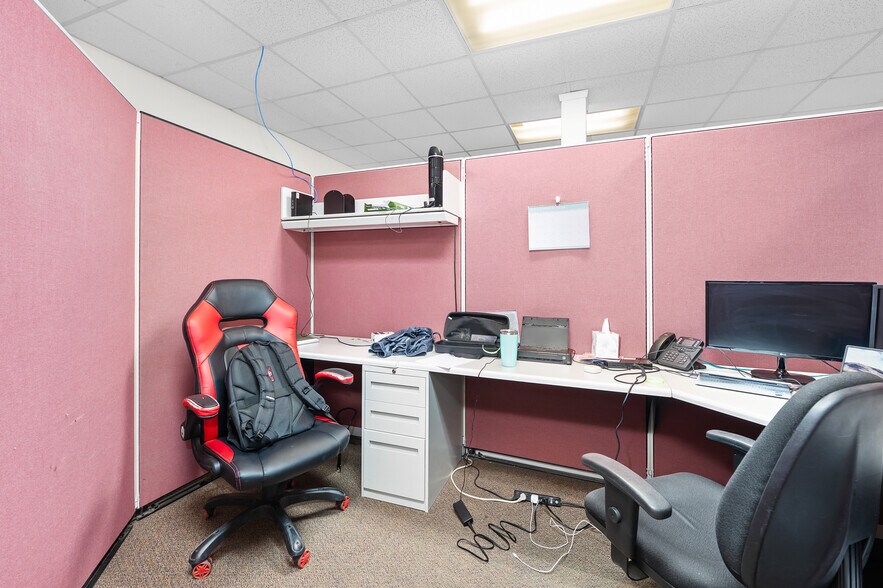 More Photos Of 2 Sunshine Blvd, Ormond Beach Light Distribution For Lease