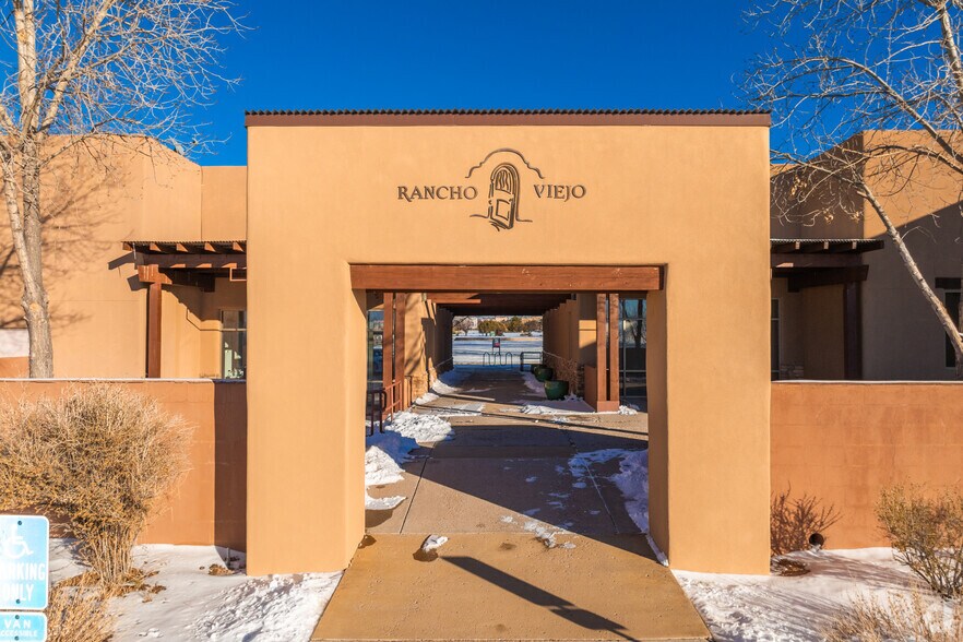 More Photos Of 55 Canada Del Rancho, Santa Fe Storefront For Sale