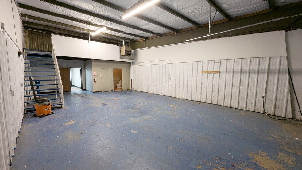 More Photos Of 2200 Chambers Rd, Aurora Warehouse For Sale