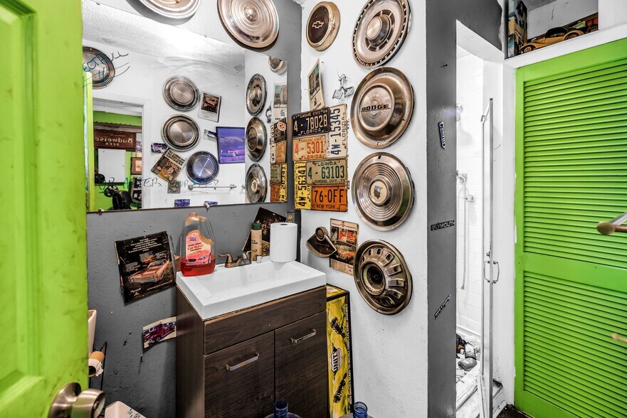 More Photos Of 4245 118th Ave N, Clearwater Warehouse For Sale