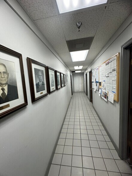 More Photos Of 25 N Main St, Moultrie Office For Sale