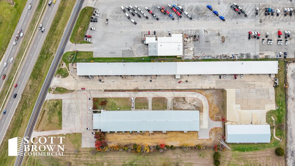 More Photos Of 1512 I-35 W, Denton Unknown For Lease