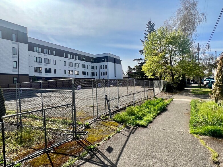 More Photos Of 5910 SE 49th Ave, Portland Land For Sale