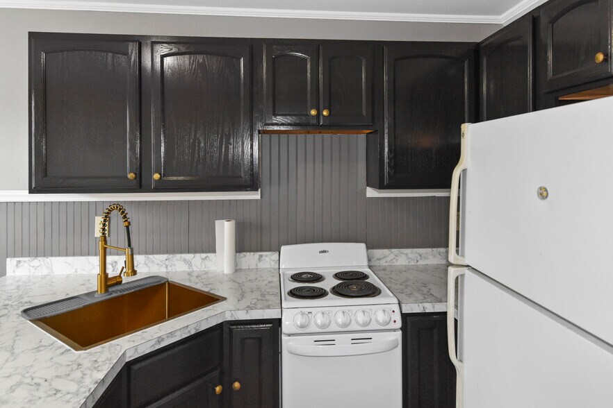 More Photos Of 9 River St, Saranac Lake Apartments For Sale