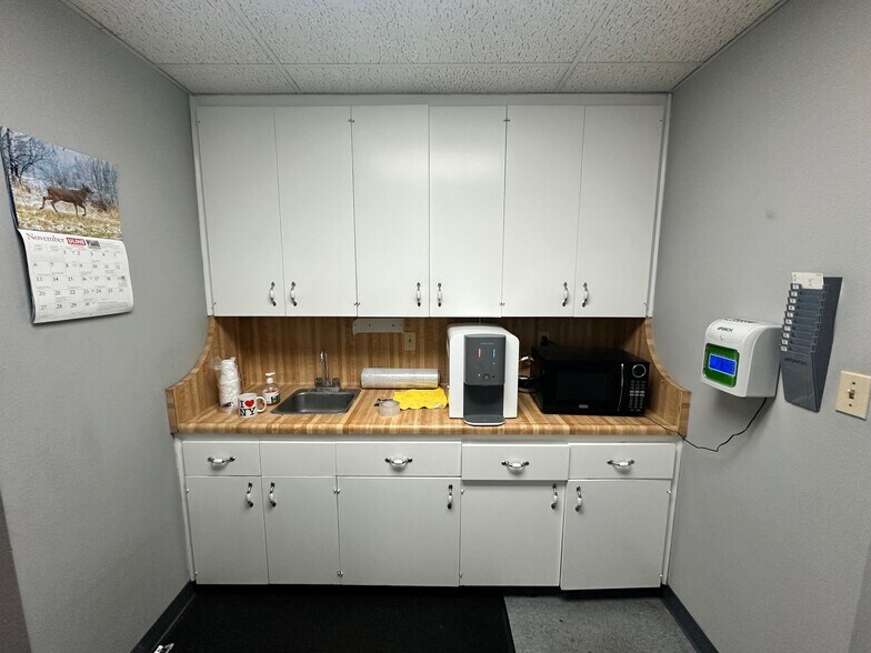 More Photos Of 11937-11939 Woodruff Ave, Downey Unknown For Lease