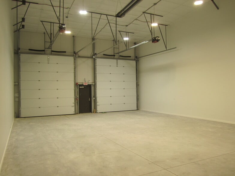 More Photos Of 579 Weeden St, Pawtucket Light Manufacturing For Lease