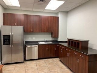 More Photos Of 1406 Colorado St, Salem Bank For Sale