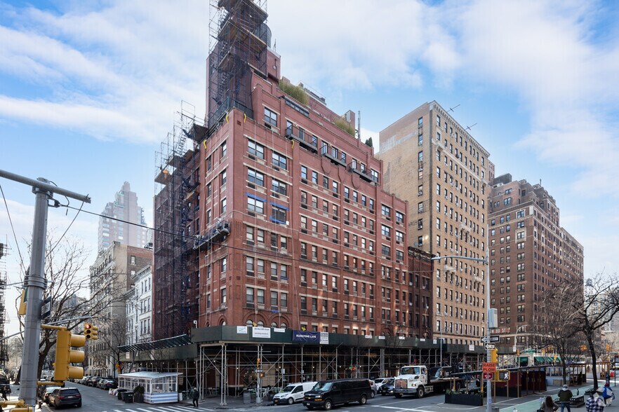 More Photos Of 186 W 80th, New York Apartments For Lease