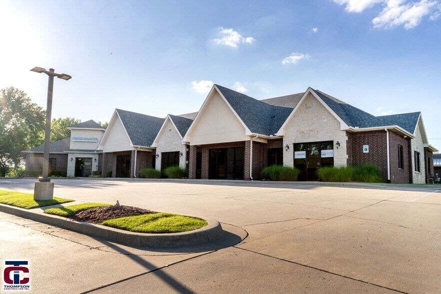 More Photos Of 8126 S Mingo Rd, Tulsa Medical For Lease