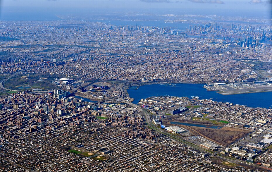 More Photos Of 129-02 Northern Blvd, Corona Warehouse For Sale