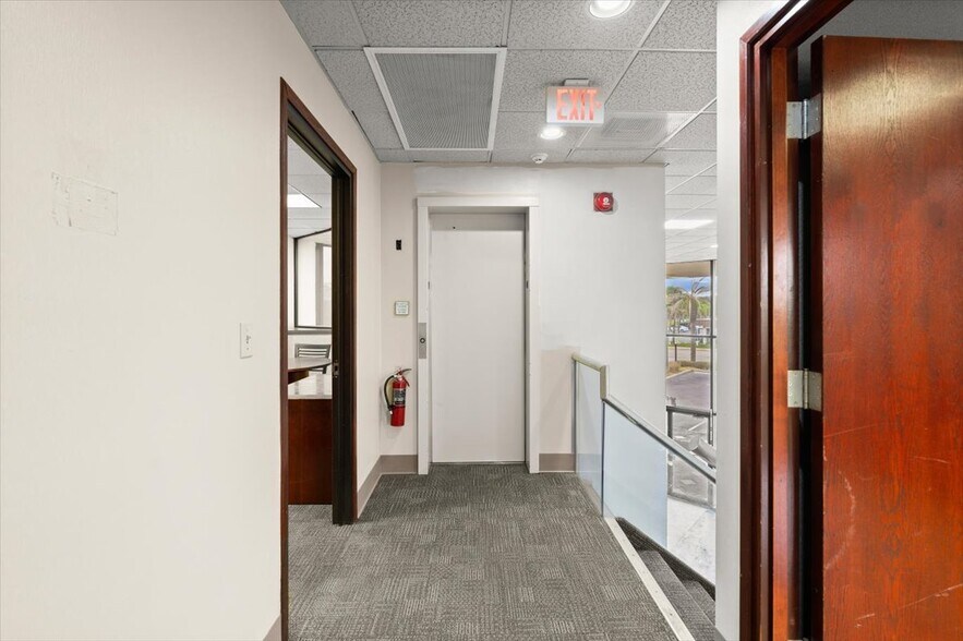 More Photos Of 128 E Granada Blvd, Ormond Beach Medical For Sale