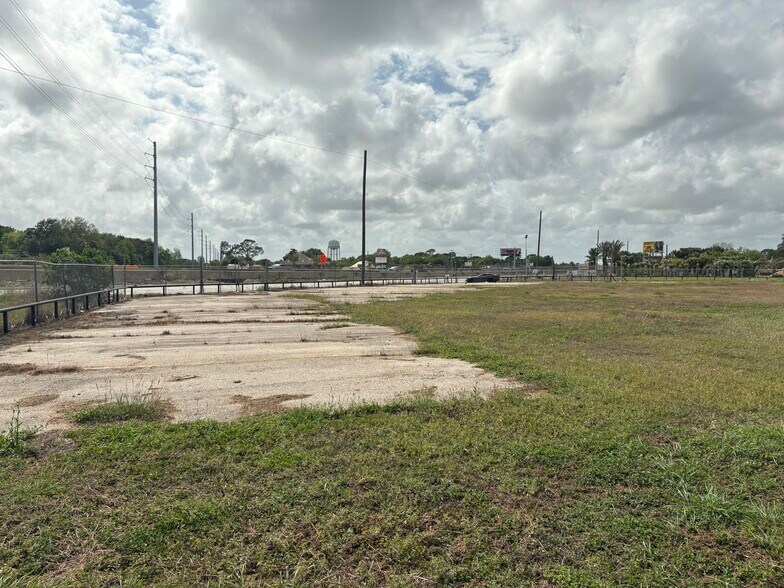 More Photos Of 3600 Gulf Fwy, La Marque Land For Lease