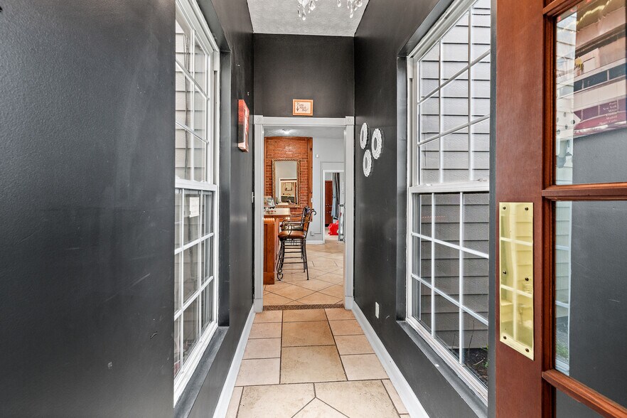 More Photos Of 2048 Winchester Ave, Ashland General Retail For Sale