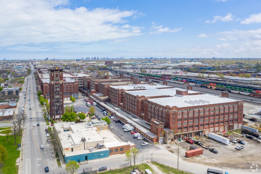 More Photos Of 1965 W Pershing Rd, Chicago Manufacturing For Lease