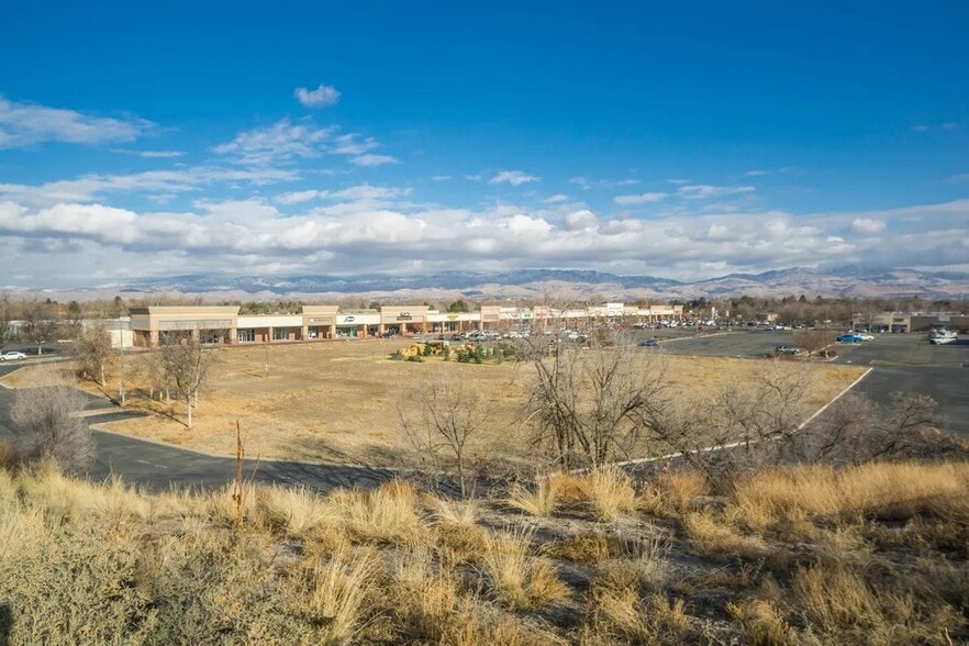 More Photos Of 5010-5330 W Overland Rd, Boise Storefront For Lease