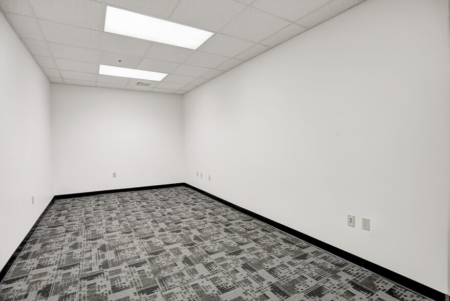 More Photos Of 147 N 5th St, Reading Office For Sale