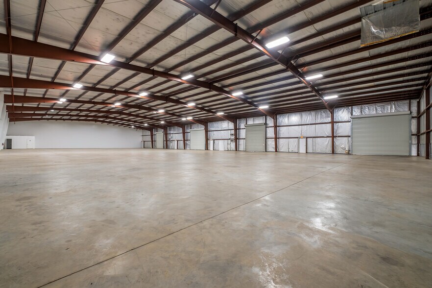 More Photos Of 431 Capital Cir SW, Tallahassee Warehouse For Lease