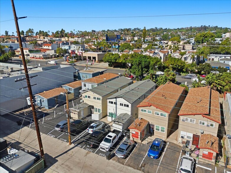 More Photos Of 2033 Garnet Ave, San Diego Apartments For Sale