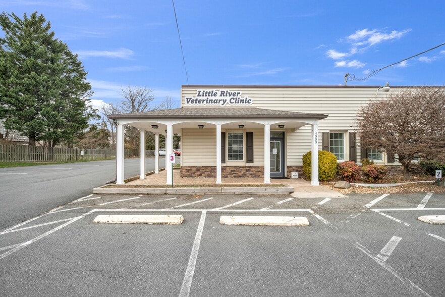 More Photos Of 4000 Burke Station Rd, Fairfax Veterinarian Kennel For Lease