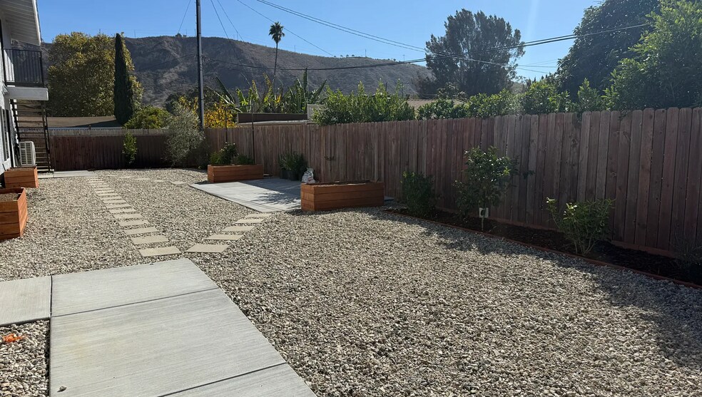 More Photos Of 176-182 W Ramona St, Ventura Apartments For Sale