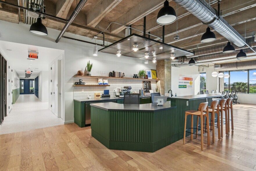 More Photos Of 711 Navarro St, San Antonio Coworking Space