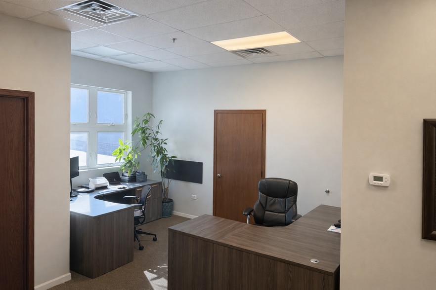 More Photos Of 7320 S Madison St, Willowbrook Flex For Sale