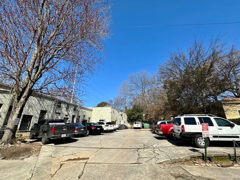More Photos Of 1033 Monroe Dr, Atlanta Storefront Retail Office For Sale