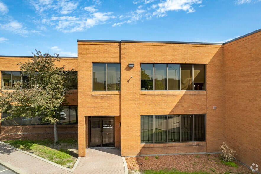 More Photos Of 3 Brewster Rd, Brampton Warehouse For Sale