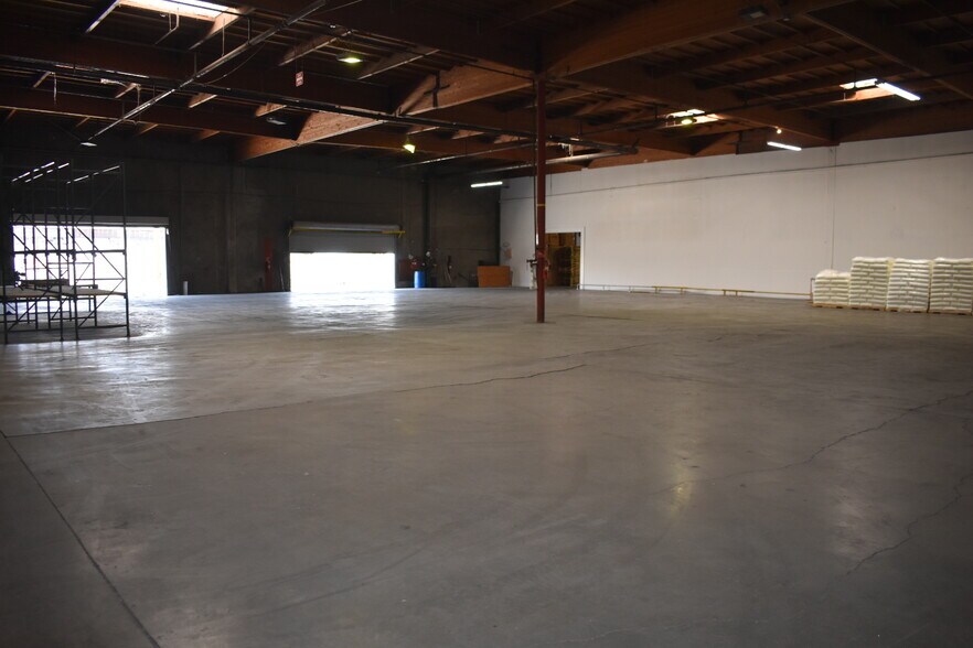More Photos Of 3628-3640 Noakes St, Los Angeles Distribution For Lease