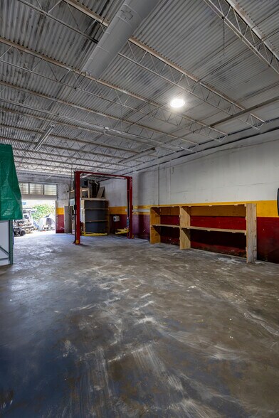 More Photos Of 526-528 S Dixie Hwy E, Pompano Beach Service For Lease