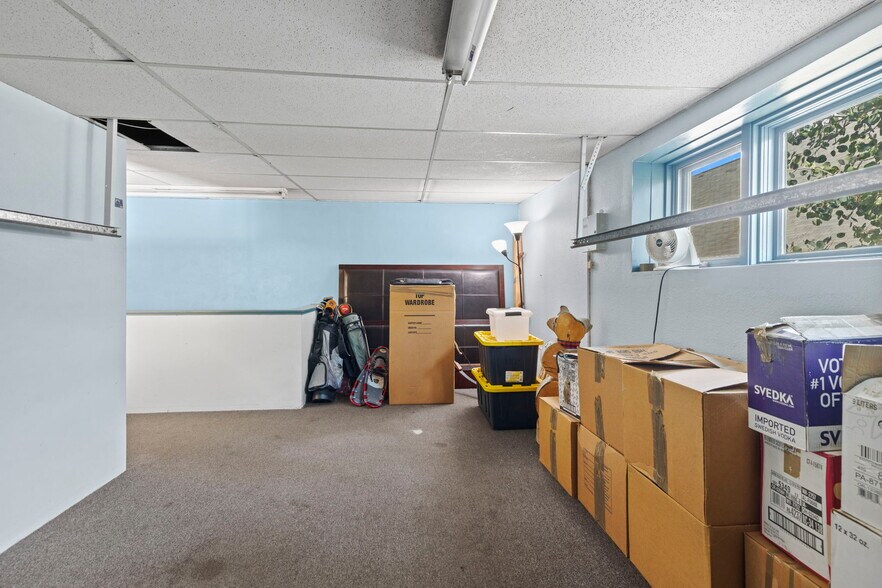 More Photos Of 120 9th St, Silverthorne General Retail For Sale
