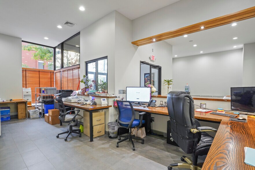 More Photos Of 283 N Broad St, Elizabeth Freestanding For Lease