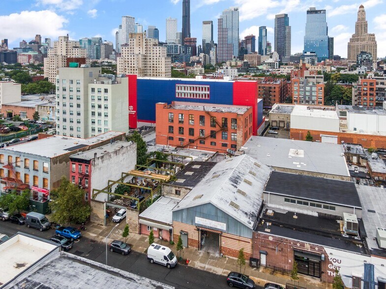 More Photos Of 305 Douglass St, Brooklyn Warehouse For Sale
