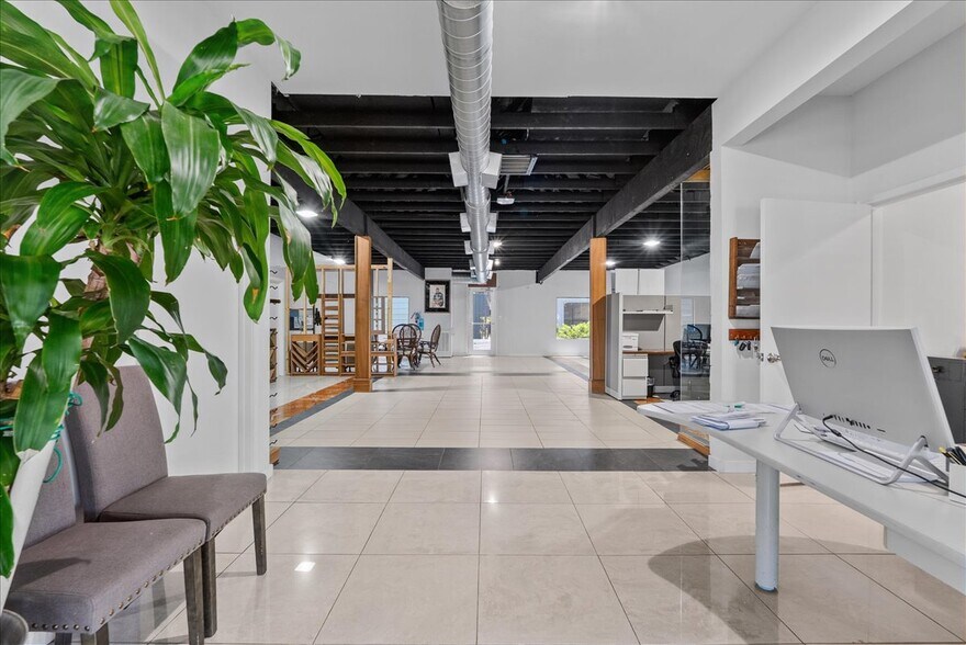 More Photos Of 2113 Garden Rd, Pearland Light Distribution For Sale