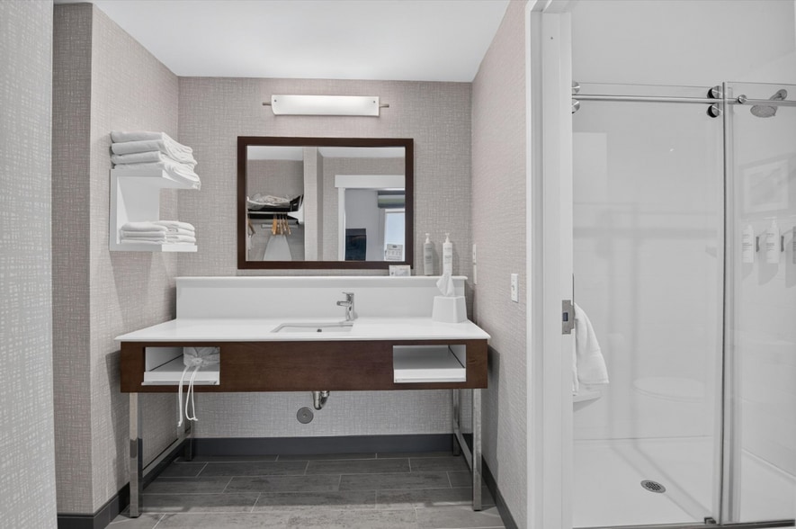 More Photos Of 1335 S Main St, Adrian Hotel For Sale