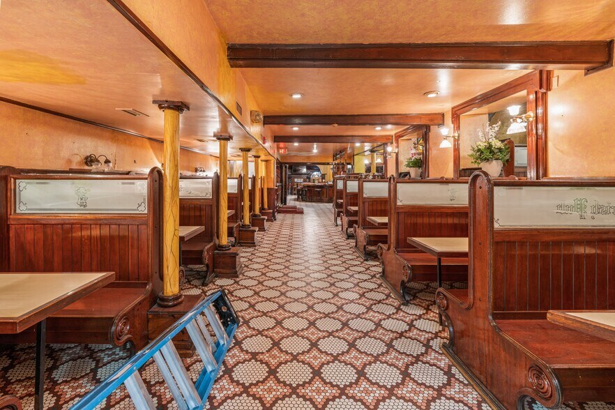 More Photos Of 2007-2011 Walnut St, Philadelphia Apartments For Sale