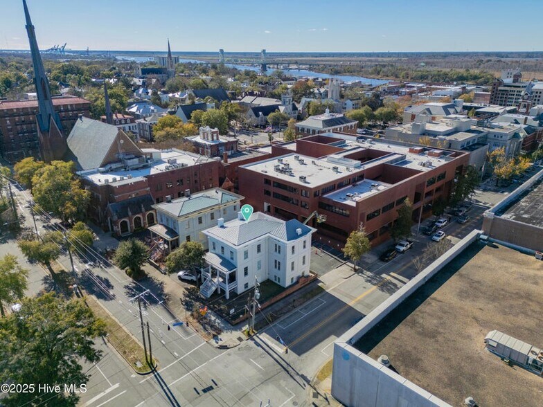 More Photos Of 19 N 5th Ave, Wilmington Office For Sale
