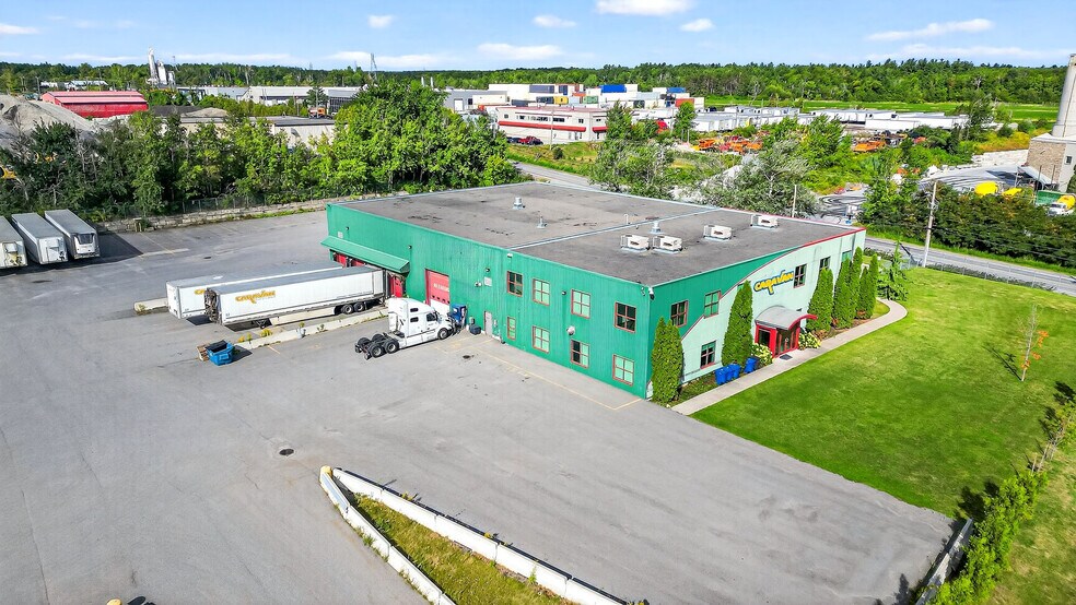 More Photos Of 500 Montée Labossière, Vaudreuil-dorion Service For Lease