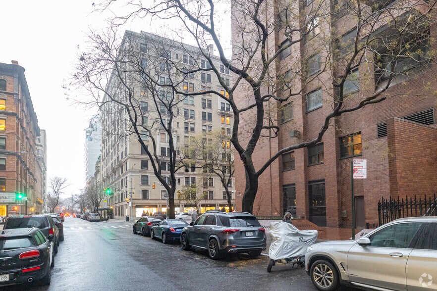 More Photos Of 1245 Madison Ave, New York Apartments For Lease